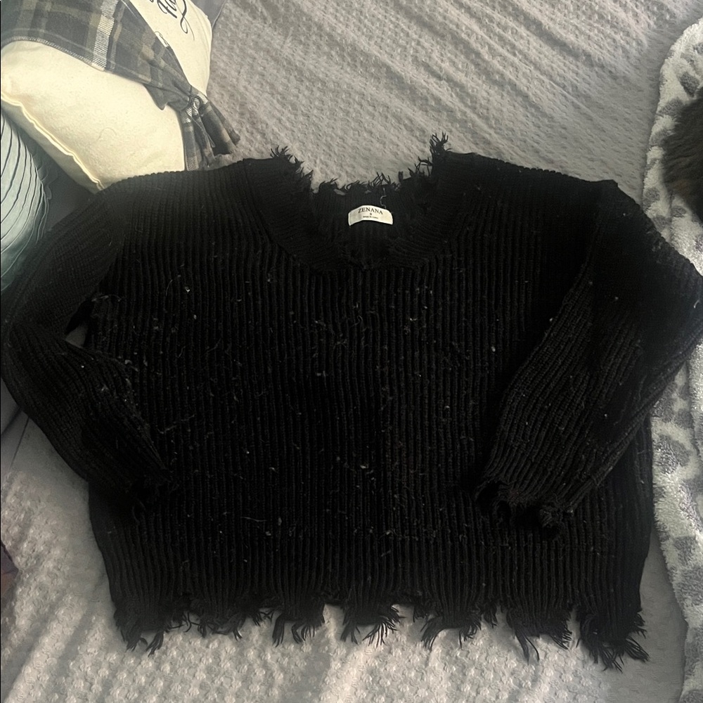 Zenana Outfitters Black Frayed Sweater